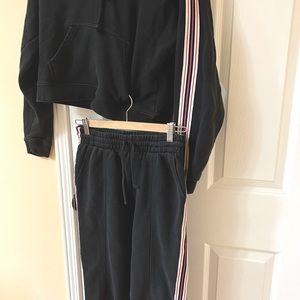 TNA sweat suit in XS